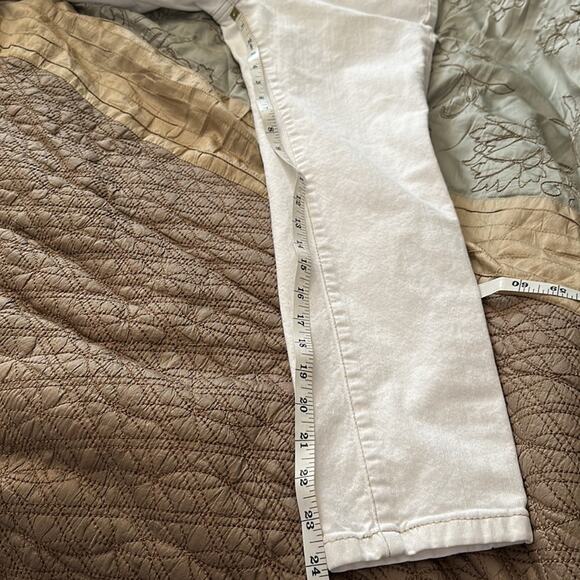Boden | White Jeans with Beige Stitching Size 4P - Picture 8 of 11